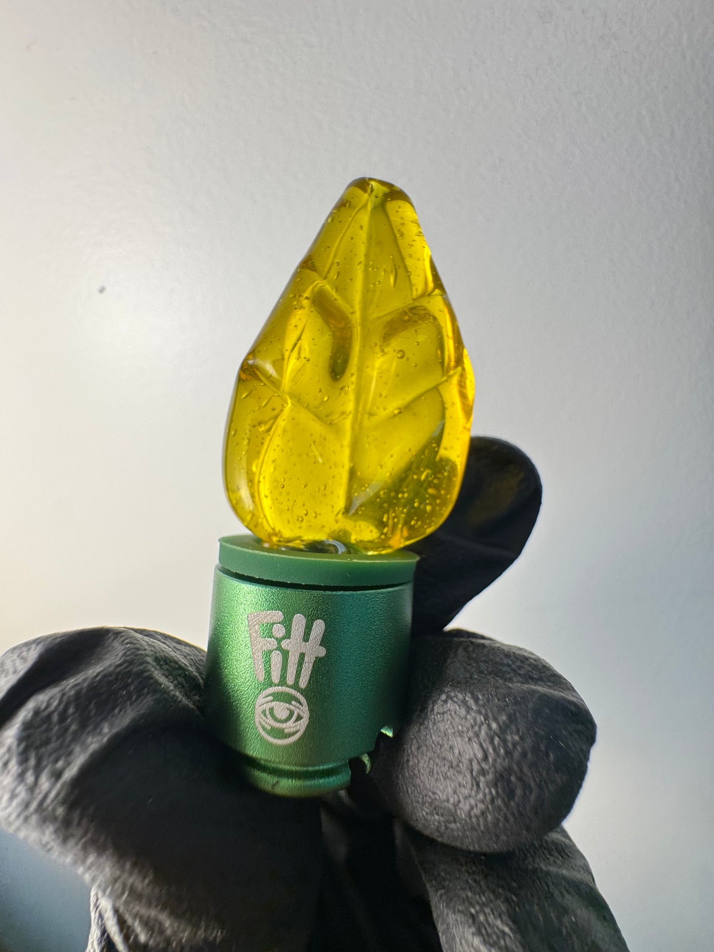 Johnny Made Glass Hollow Leaf Pivot Top